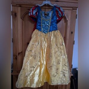 Disney store parks Snow White costume size 13 with cape older big tall girl gold